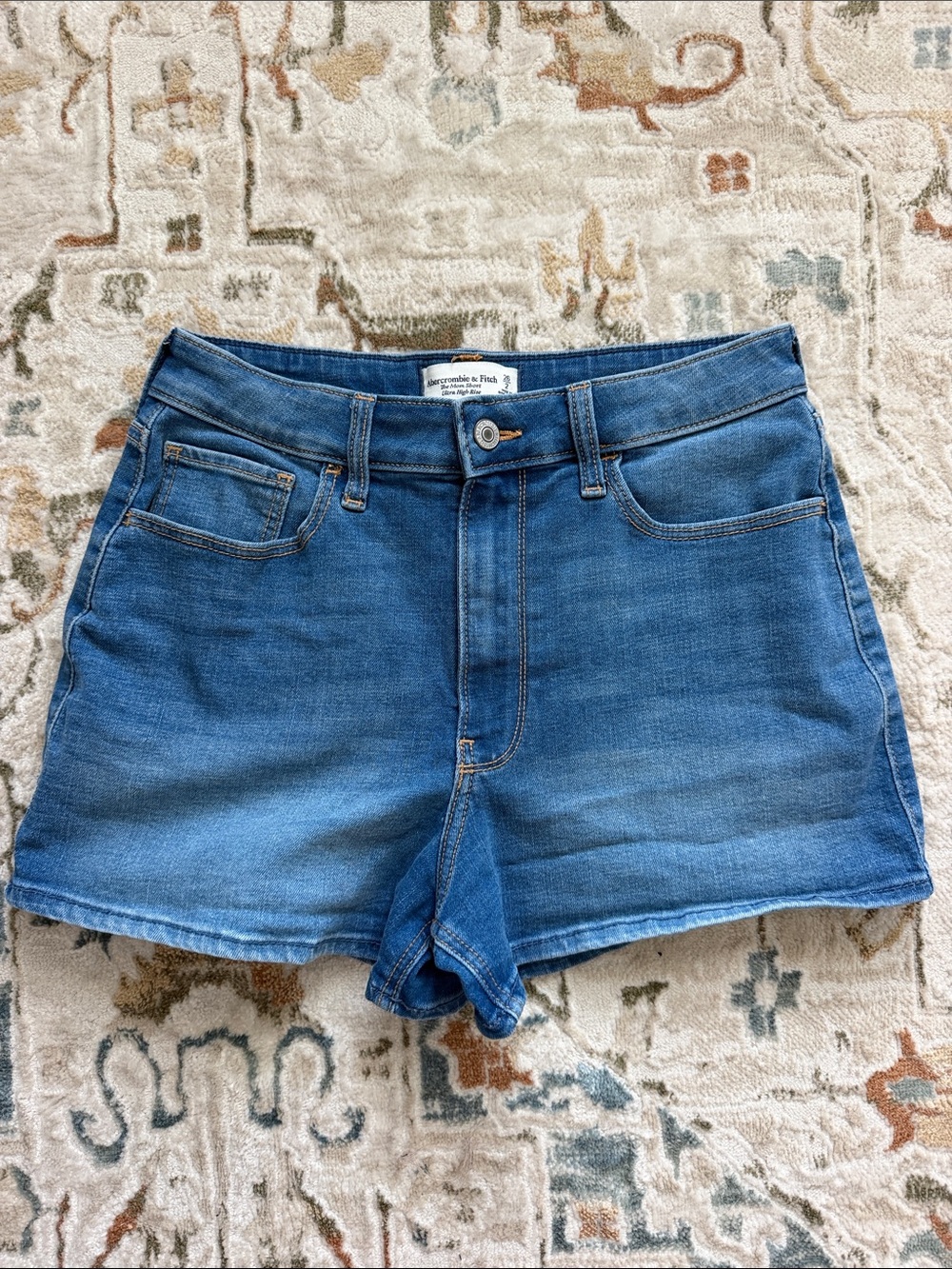 Abercrombie & Fitch the mom short ultra High-Rise Jean Shorts size 2